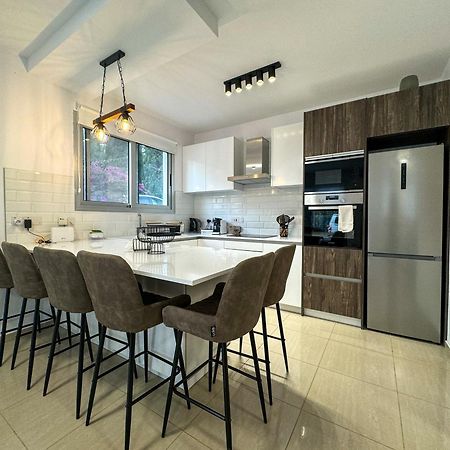 Modern 2Br Apartment With Pool, Veranda & Garden In Paphos 外观 照片