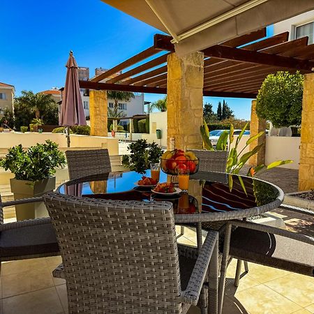Modern 2Br Apartment With Pool, Veranda & Garden In Paphos 外观 照片