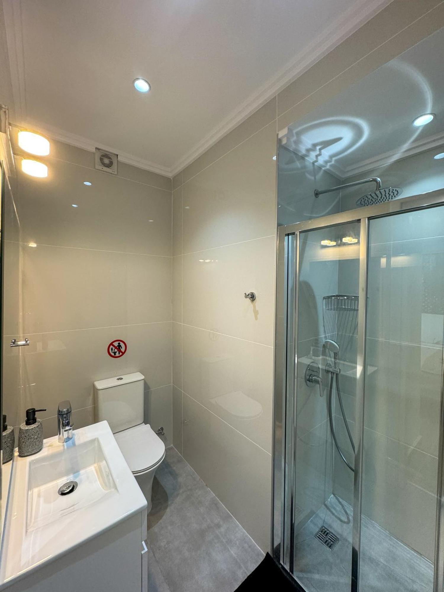 Modern 2Br Apartment With Pool, Veranda & Garden In Paphos 外观 照片