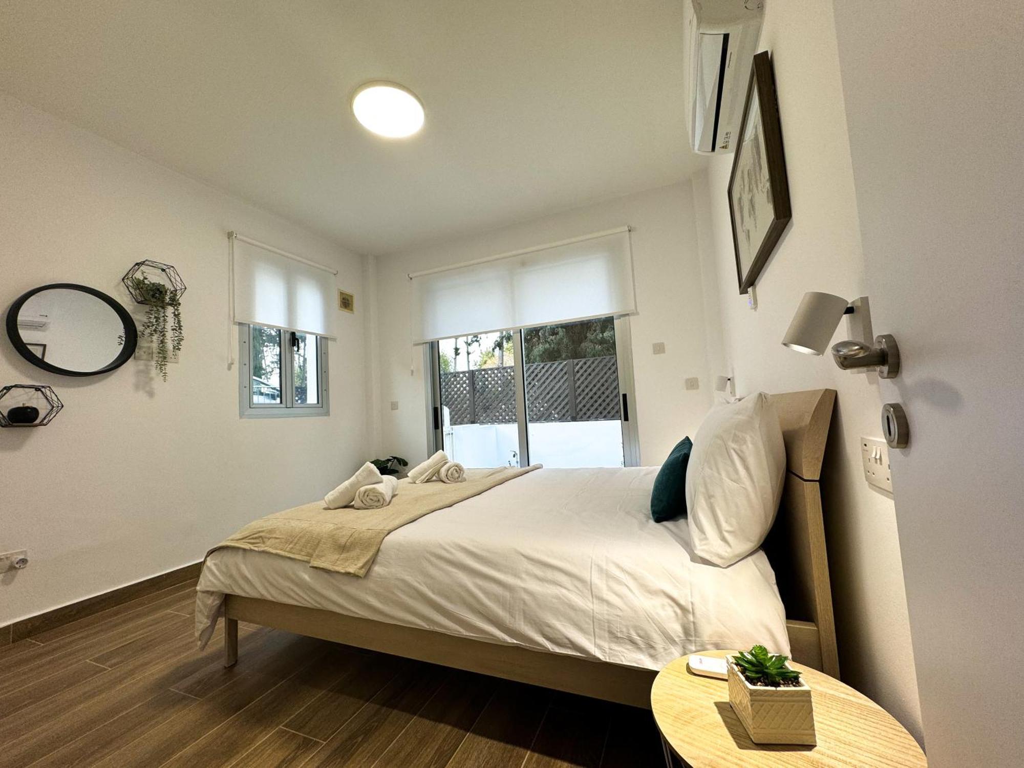 Modern 2Br Apartment With Pool, Veranda & Garden In Paphos 外观 照片