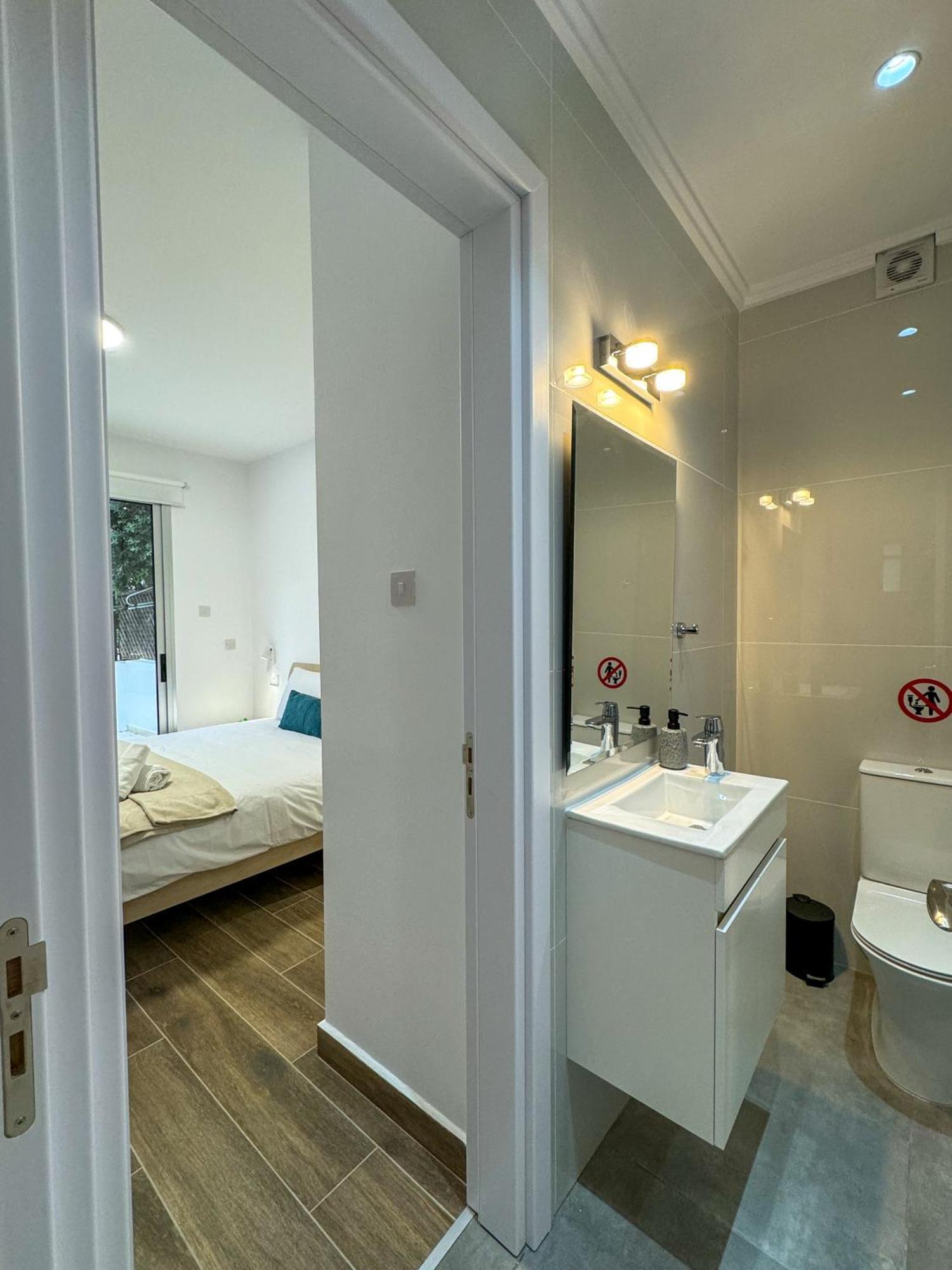 Modern 2Br Apartment With Pool, Veranda & Garden In Paphos 外观 照片